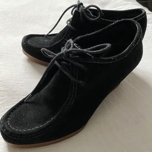 RALF LAUREN BLACK SUEDE PLATFORM SHOES 7 1/2